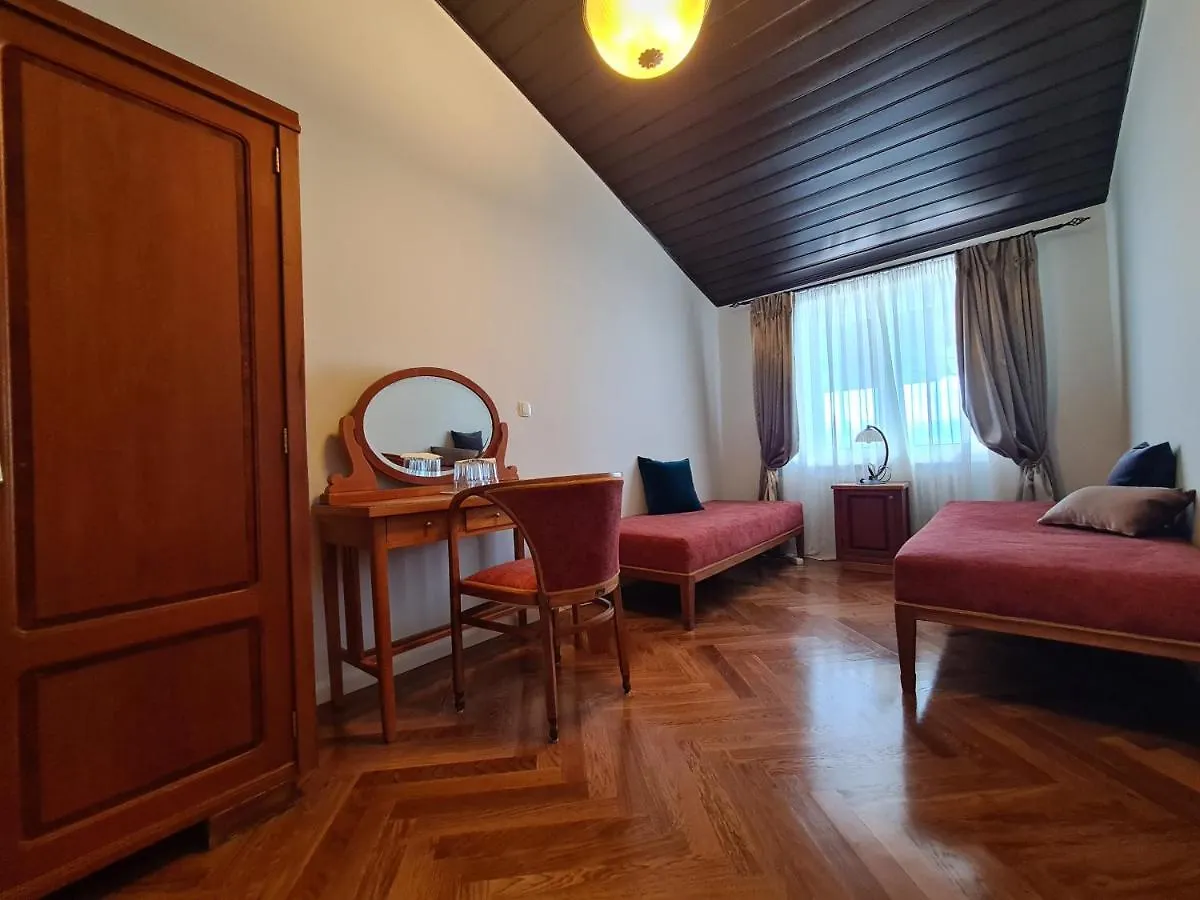Heritage Villa - 1St Row To The Sea Icici Bed & Breakfast